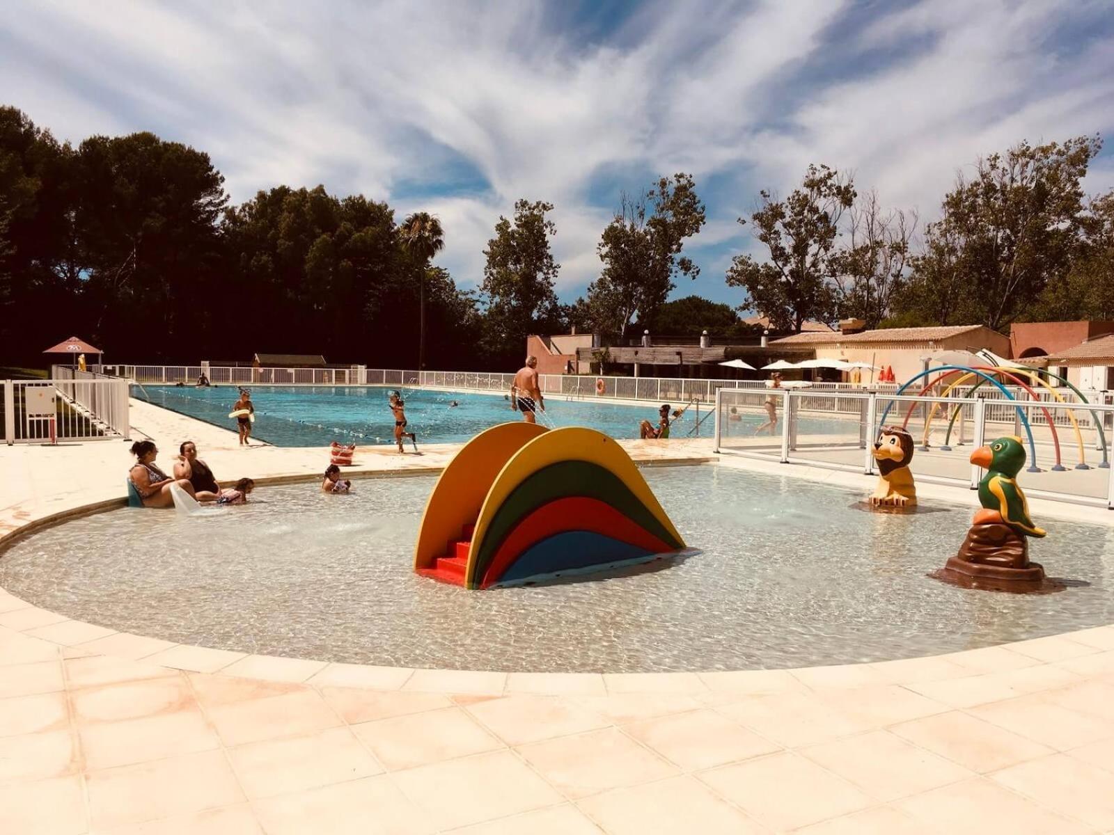 Blue Lagoon Six-Fours-les-Plages Exterior foto